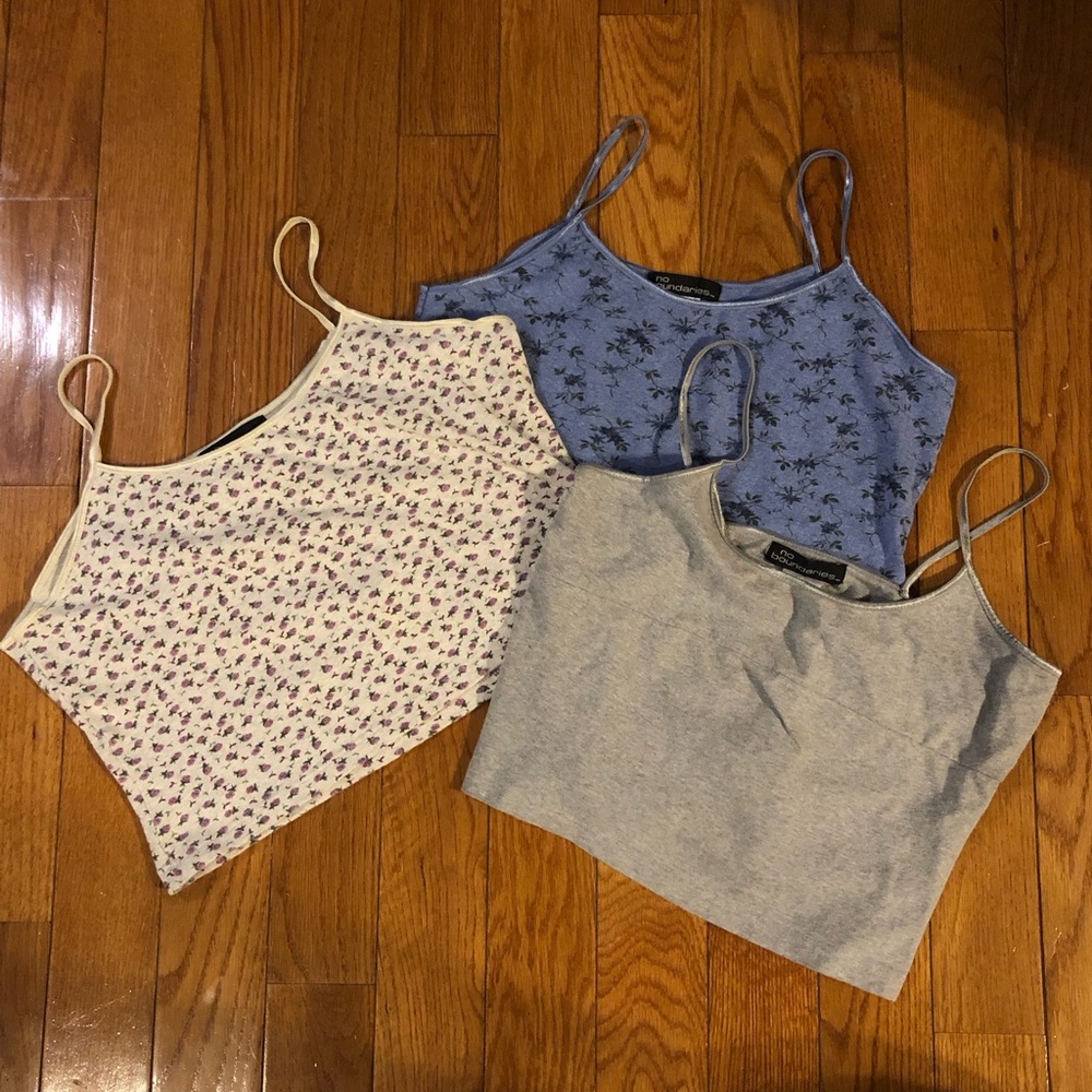 3 women’s cropped tank tops. Like new!